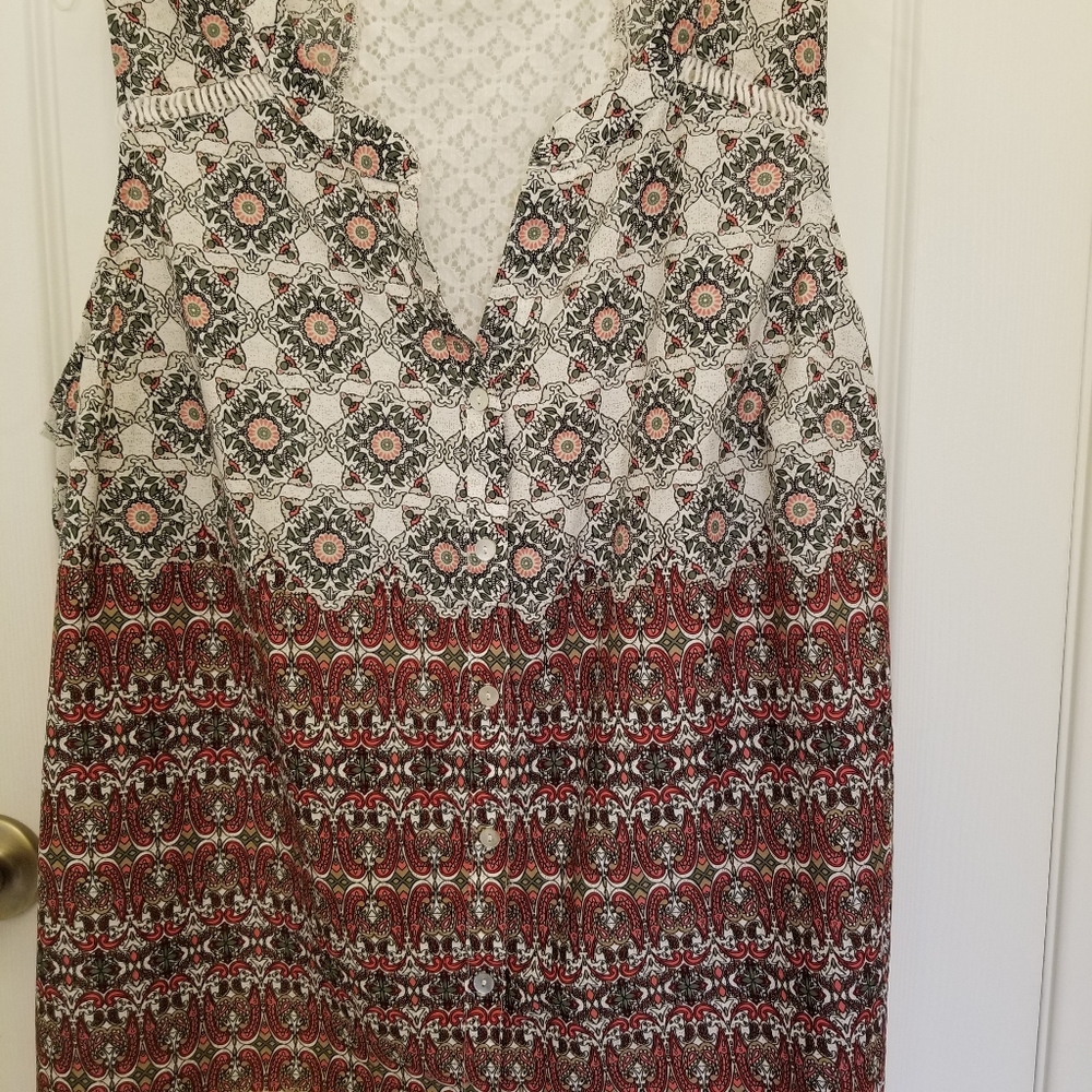 Dress Barn Sleeveless Button Front Top